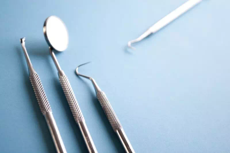 zestaw narzędzi dentystycznych
